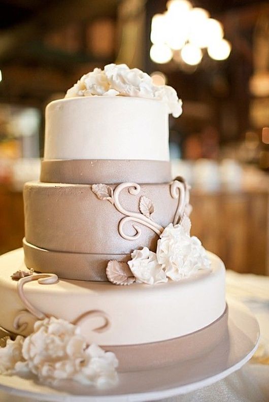 Neutral Wedding Cake