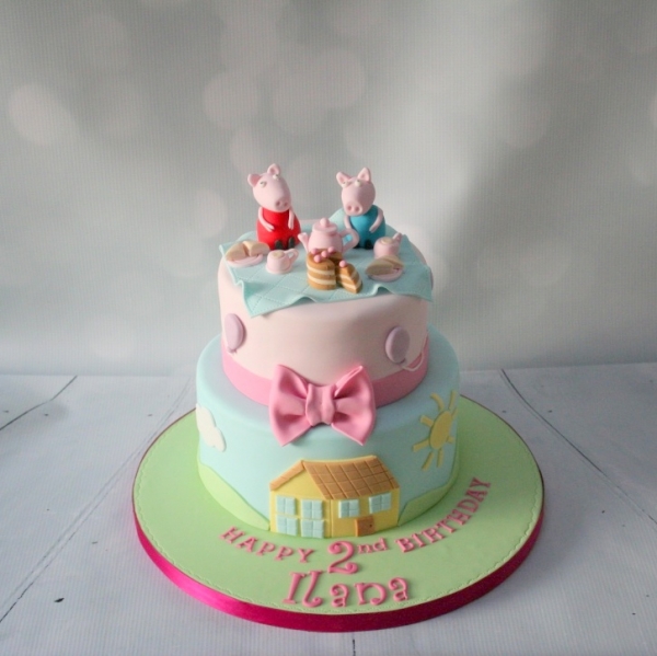 Peppa Pig Birthday Cake