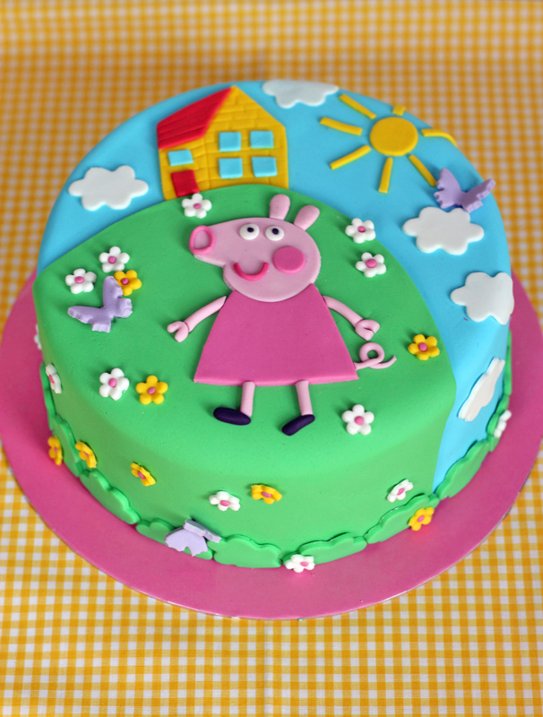 Peppa Pig Birthday Cake