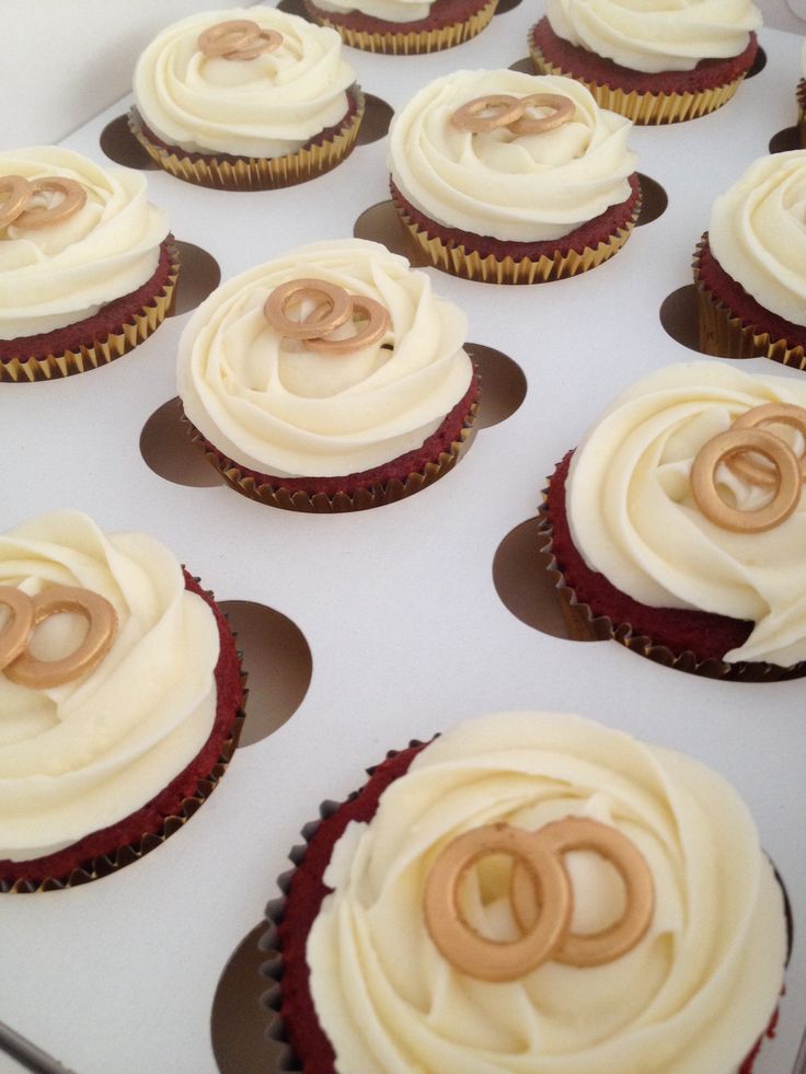 Red Velvet Cupcakes with Fondant