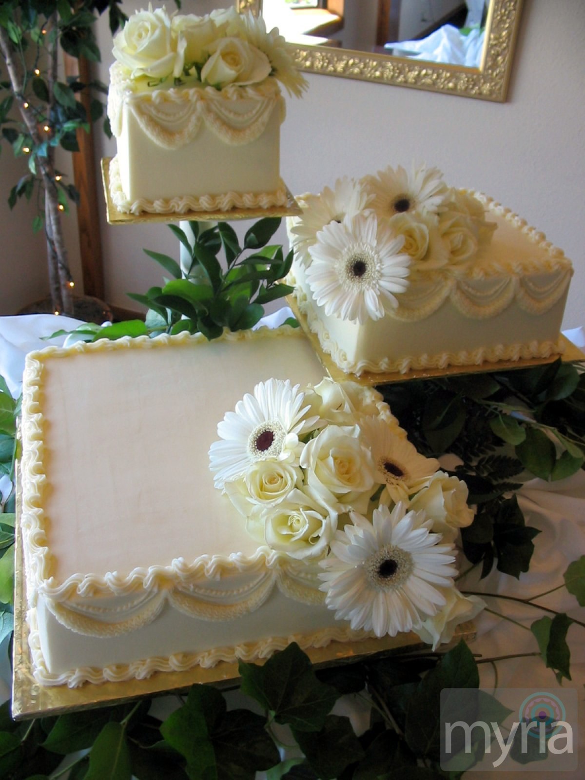 Separate Tier Wedding Cakes