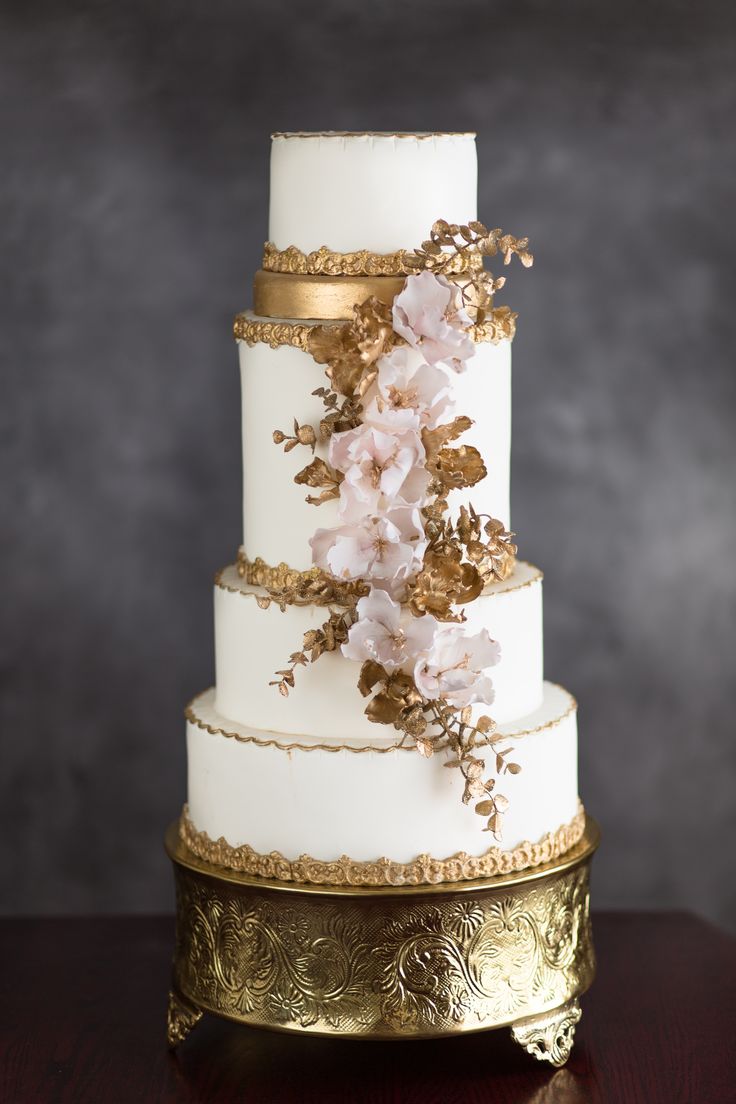 White and Gold Wedding Cake