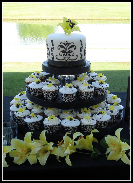 9 Photos of Black And Yellow Cupcake Wedding Cakes