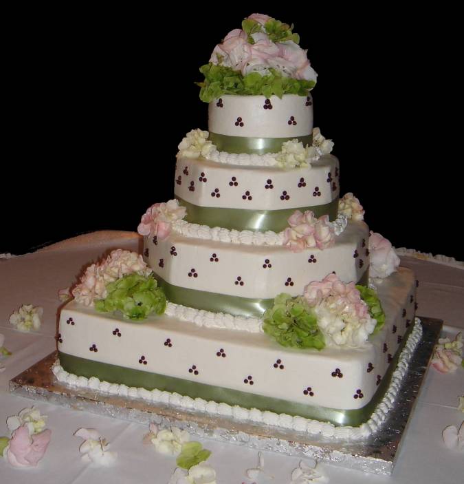 Green Square and Round Wedding Cake