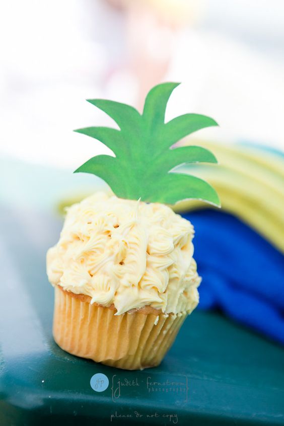 Pineapple Birthday Cake