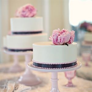 Small Round Wedding Cakes