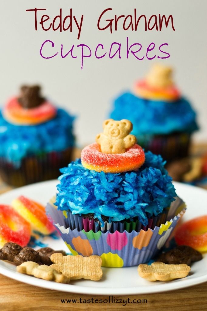 Teddy Graham Beach Cupcakes