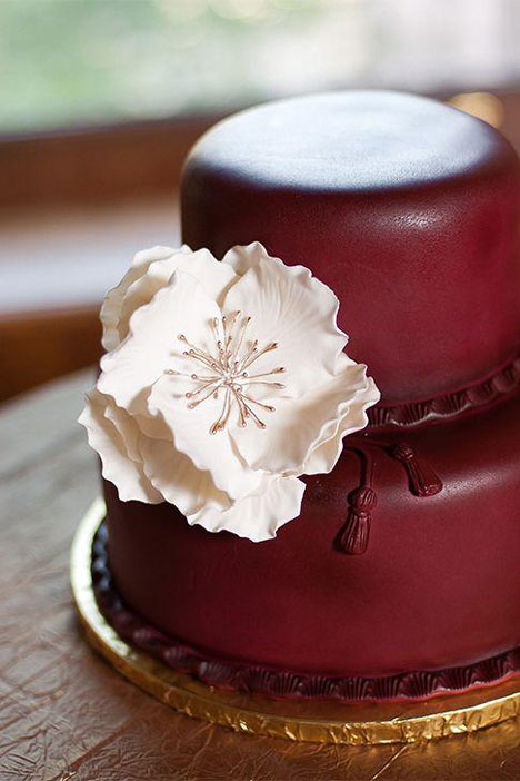 Burgundy and Gold Wedding Cake Ideas