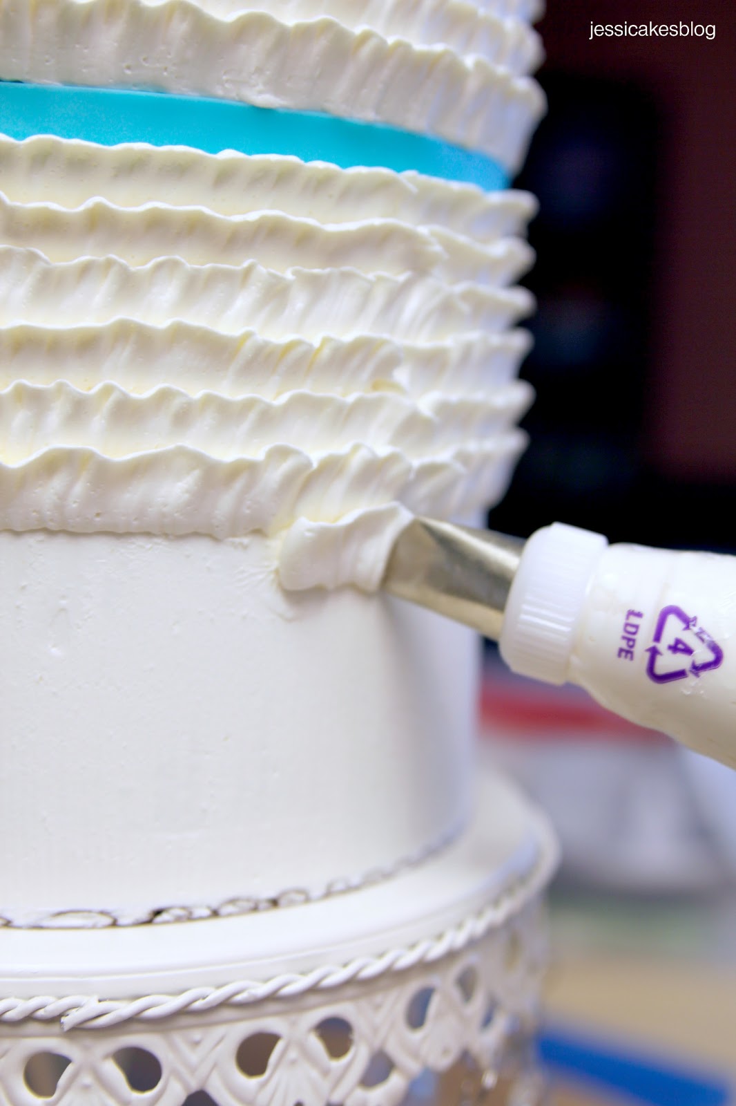 10 Photos of Inverted Ruffles On Cakes