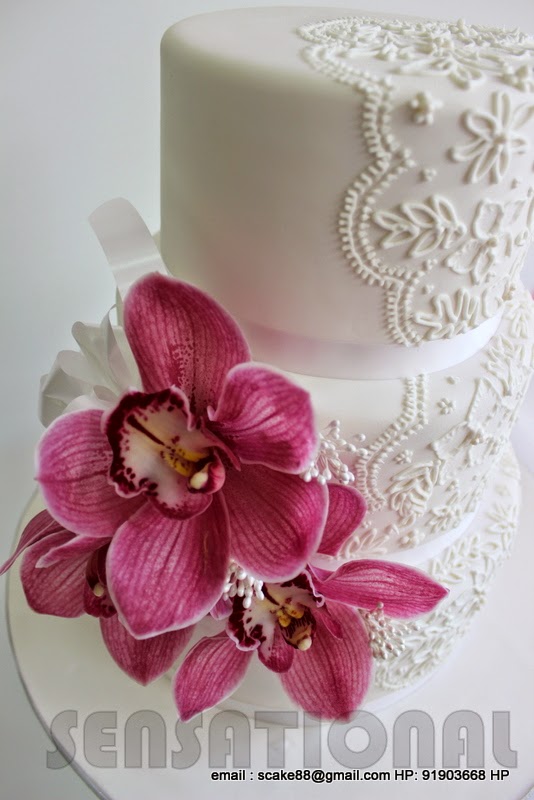 Natural Flower Wedding Cake