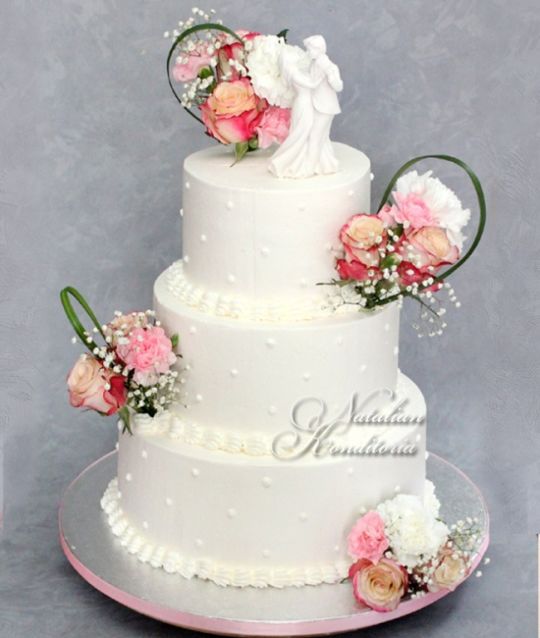 Natural Wedding Cake with Flowers