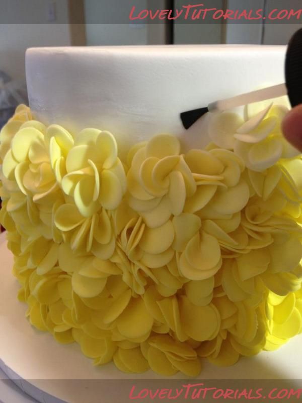 Petal Ruffle Cake Tutorial