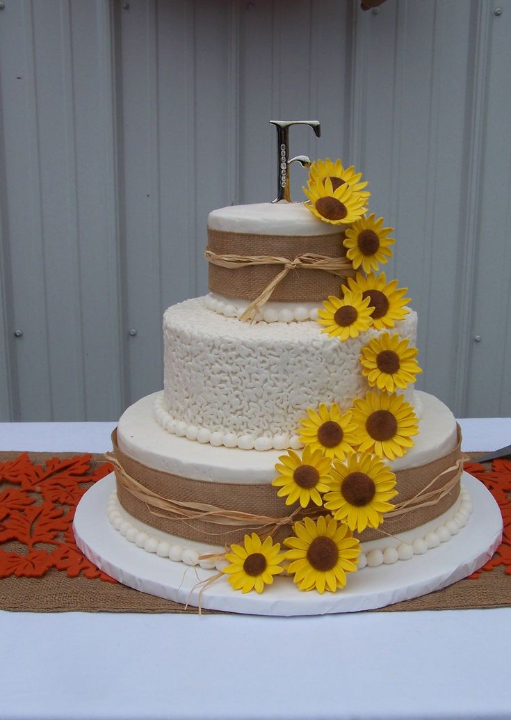 Rustic Wedding Cake with Sunflowers