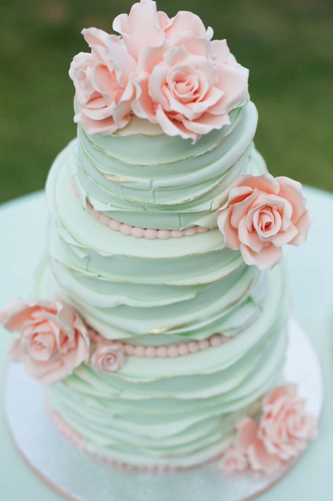 Simple Elegant Wedding Cake and Cupcakes