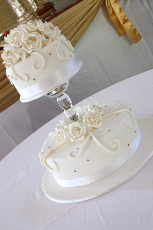 Gold-Wedding-Cake-Crystals