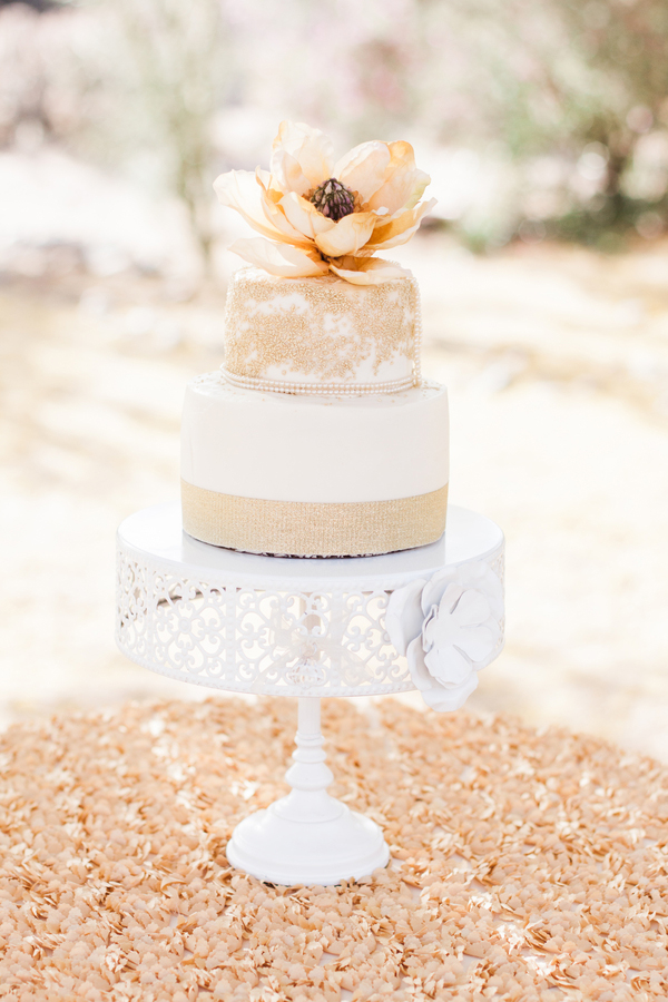 Peach Vintage Wedding Cake