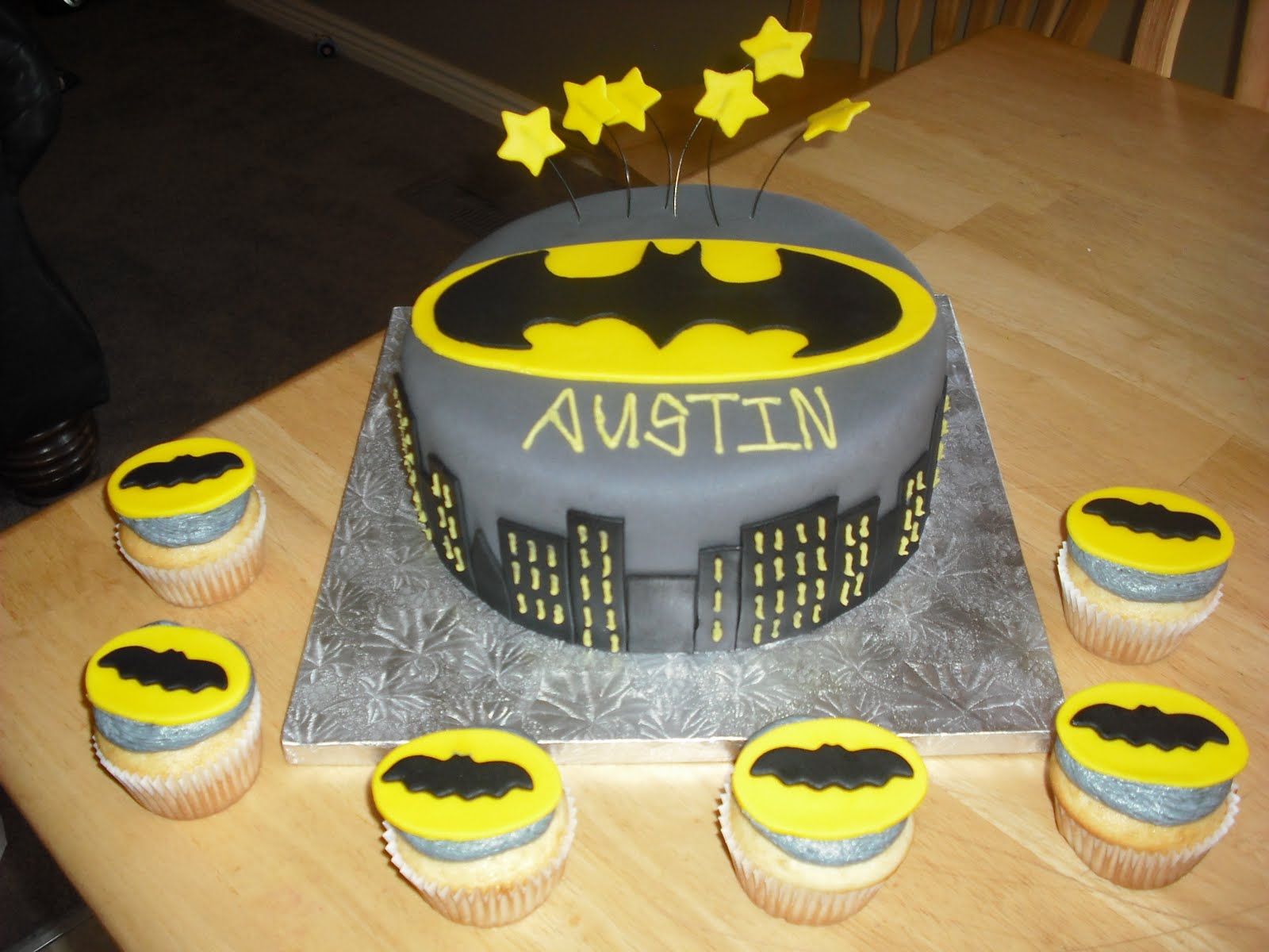 Batman Cake and Cupcakes