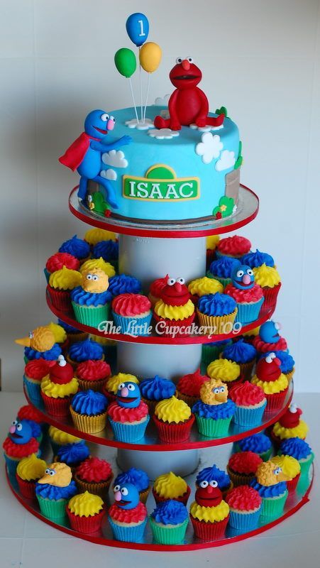 Sesame Street Cake with Cupcakes