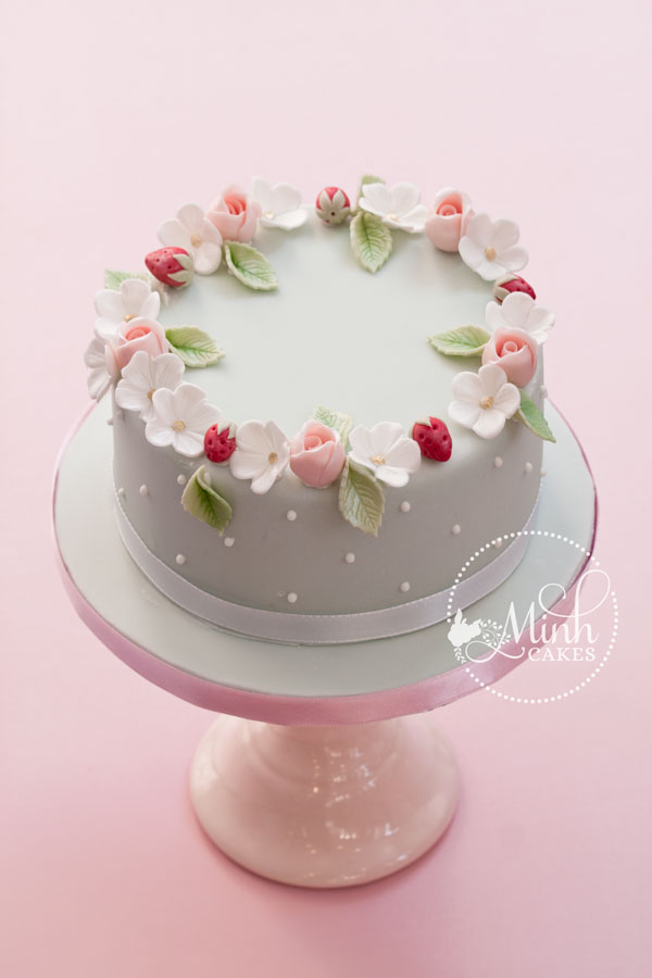 Simple Fondant Cake Designs