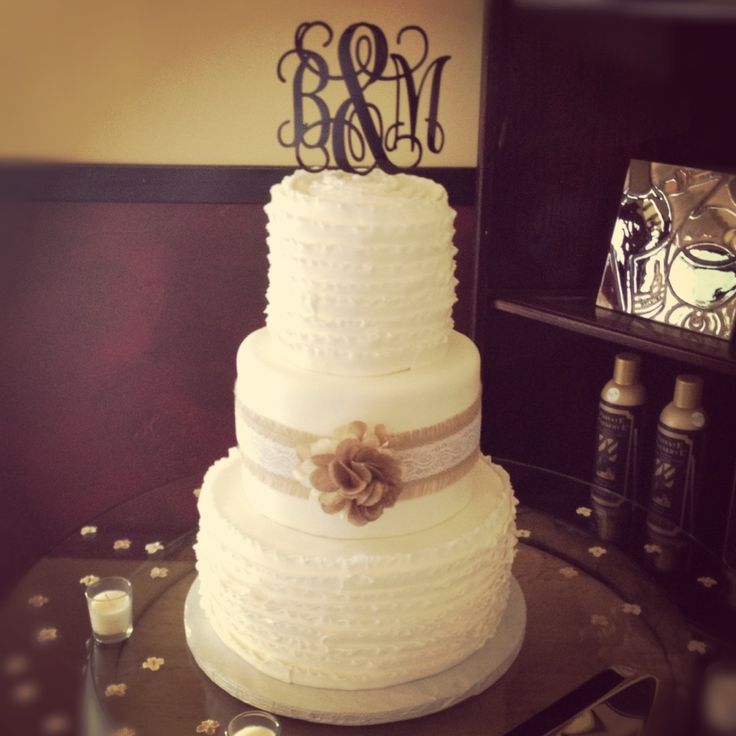 Burlap and Lace Country Wedding Cake