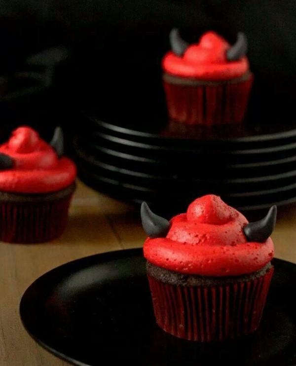 Red Devil Halloween Cupcakes