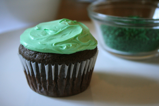 Super Bowl Cupcakes Decorating