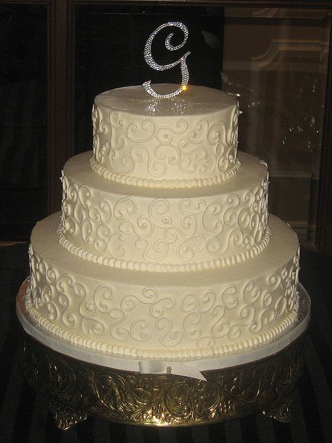 White Swirl Wedding Cake