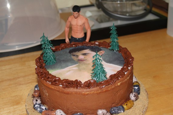 Bella and Jacob Twilight Birthday Cake