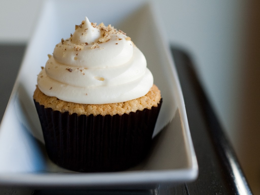 Italian Cream Cake Cupcakes