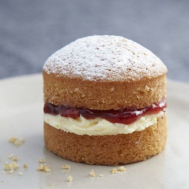 Mini Victoria Sponge Cake Recipe