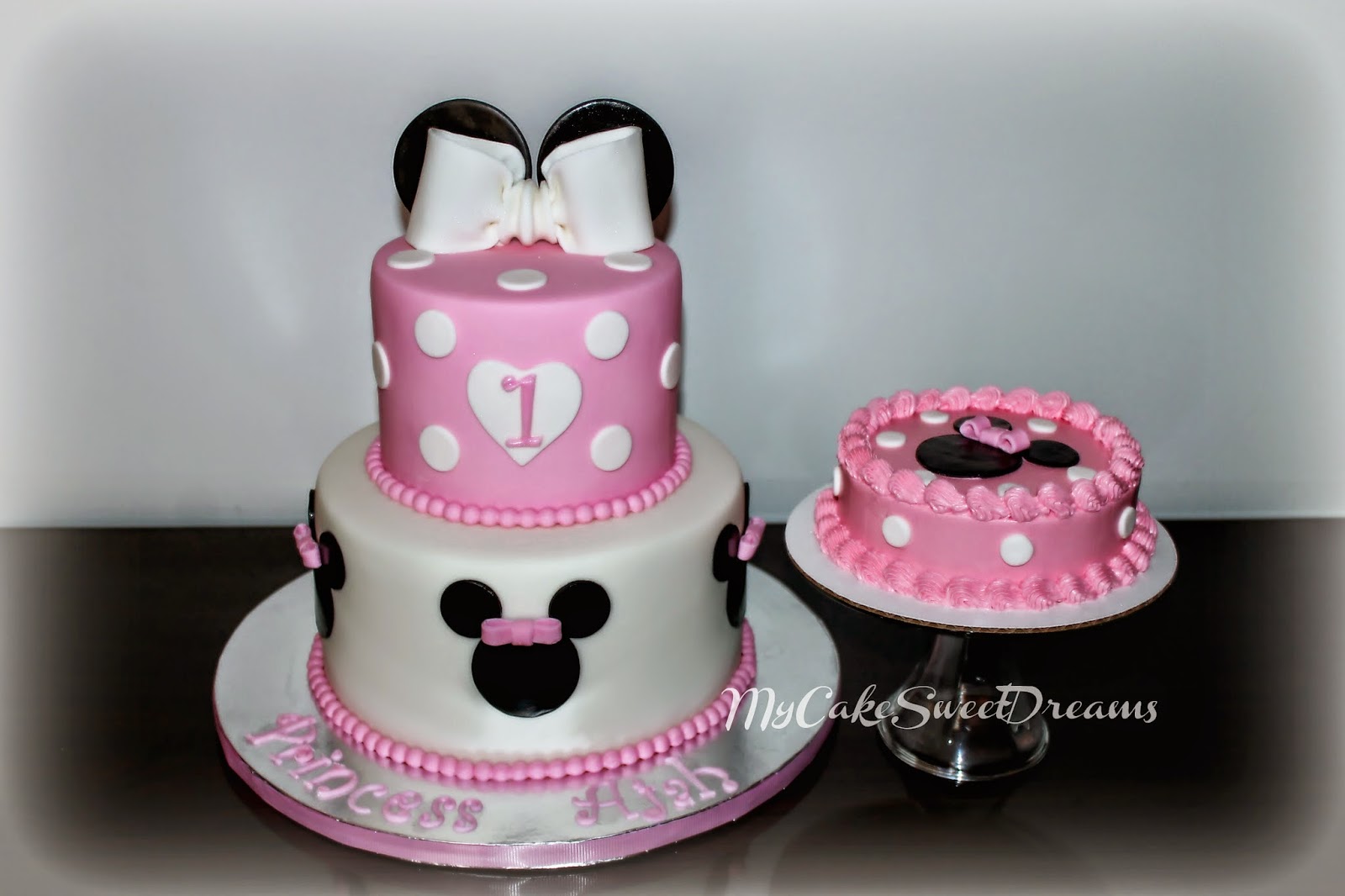 Minnie Mouse 1st Birthday Cake