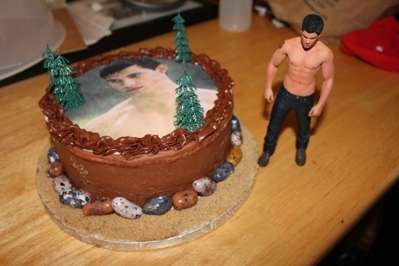 Taylor Lautner Birthday Cakes