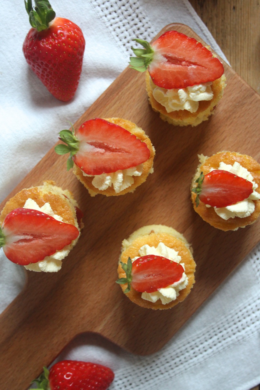 Victoria Sponge Cake Strawberry