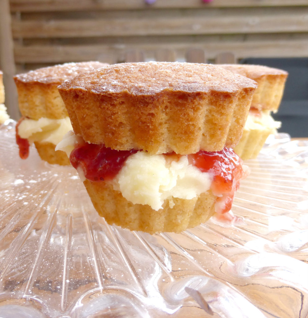 Victoria Sponge Cakes Individual