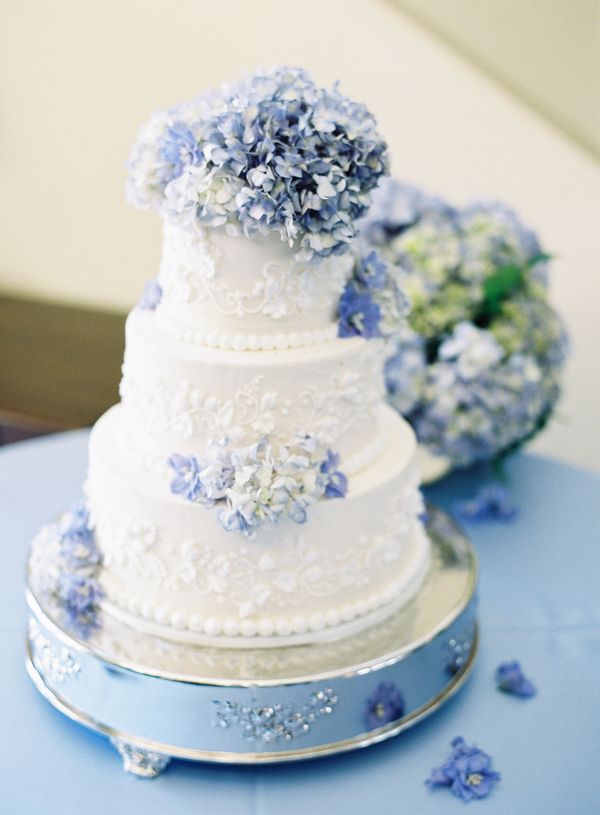 Wedding Cake White with Blue Hydrangeas