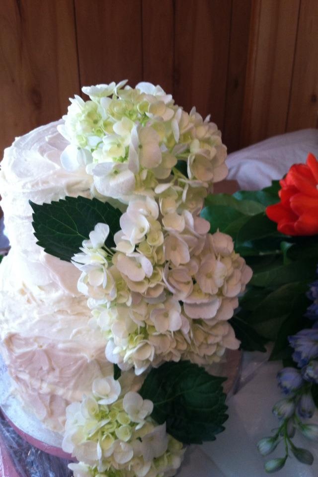 White Hydrangea Wedding Cake